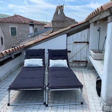 Holiday Home Vrbnik Vrbnik (Primorje-Gorski Kotar)